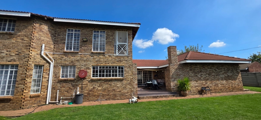 4 Bedroom Property for Sale in Miederpark North West